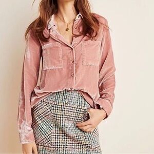Anthropologie Maeve Karina Crushed Velvet Button-down Shirt in Blush